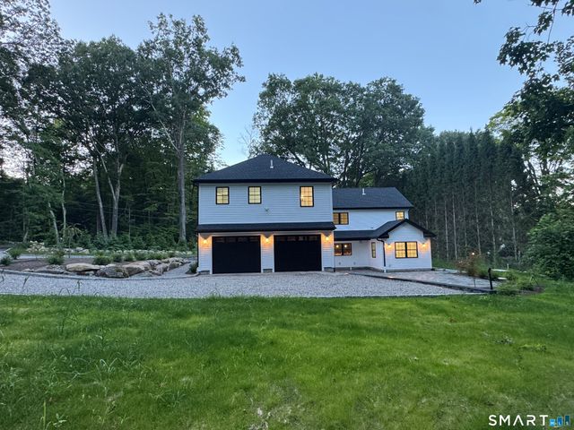 9 Bradley Lane, Newtown, CT 06482