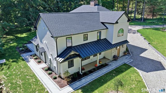 9 Bradley Lane, Newtown, CT 06482