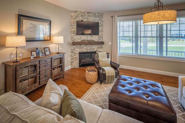 89 Emerald Lane, Dover, NH 03820