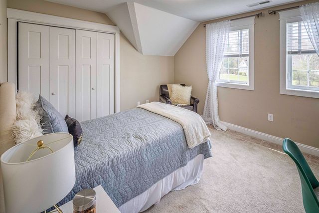 89 Emerald Lane, Dover, NH 03820