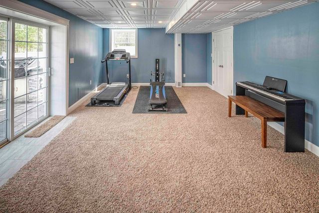 89 Emerald Lane, Dover, NH 03820