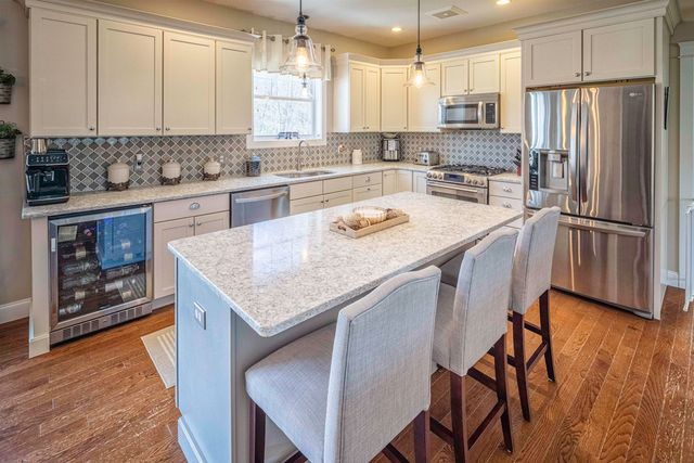 89 Emerald Lane, Dover, NH 03820