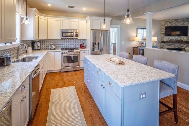 89 Emerald Lane, Dover, NH 03820