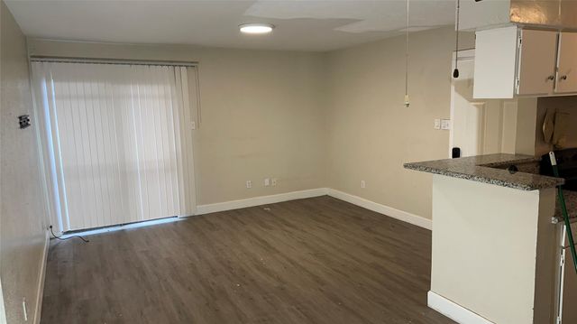 9550 Deering Drive 405, Houston, TX 77036