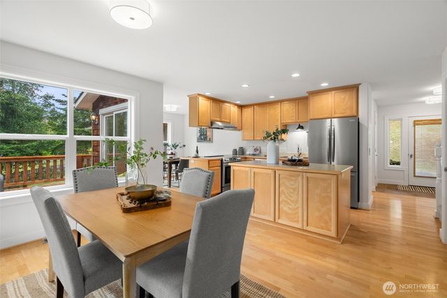 5413 Welfare Avenue NE, Bainbridge Island, WA 98110