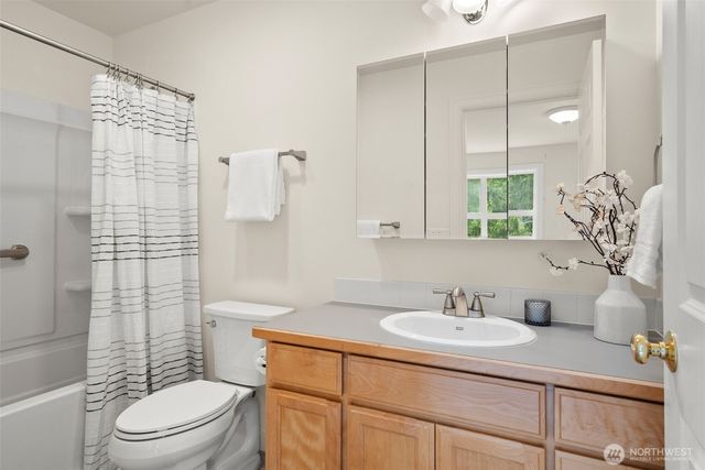 5413 Welfare Avenue NE, Bainbridge Island, WA 98110