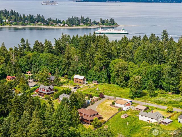 5413 Welfare Avenue NE, Bainbridge Island, WA 98110