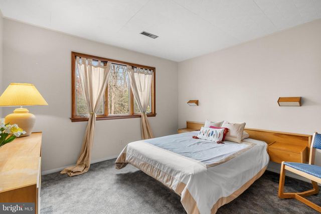 143 RIDGE RD, Southampton, NJ 08088