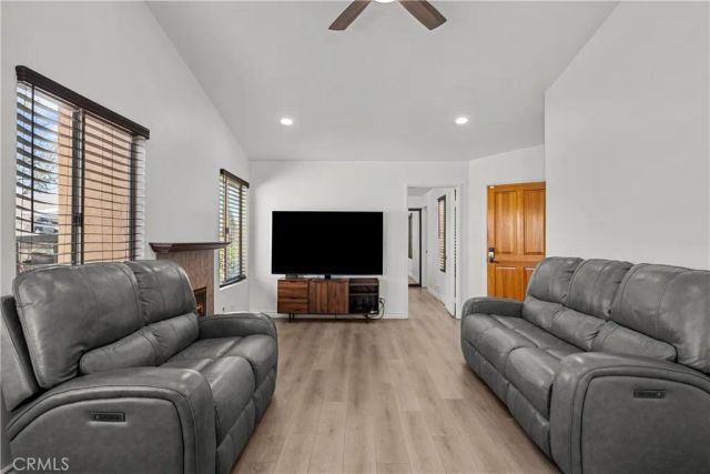 22942 Banyan, Saugus, CA 91390