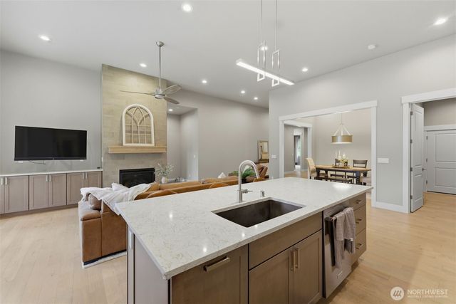 6105 132nd Street Ct NW, Gig Harbor, WA 98332