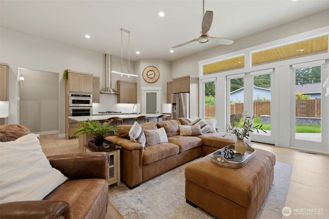6105 132nd Street Ct NW, Gig Harbor, WA 98332