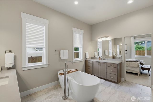6105 132nd Street Ct NW, Gig Harbor, WA 98332