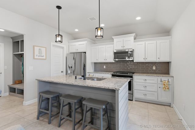 2604 W Natchez Street, Broken Arrow, OK 74011