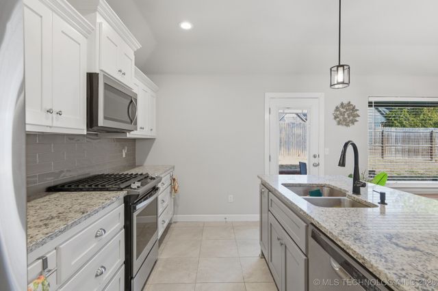 2604 W Natchez Street, Broken Arrow, OK 74011