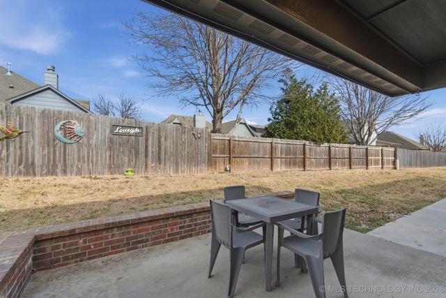 2604 W Natchez Street, Broken Arrow, OK 74011