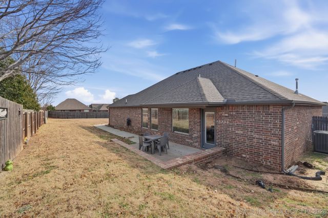 2604 W Natchez Street, Broken Arrow, OK 74011