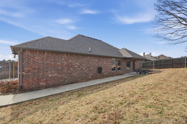 2604 W Natchez Street, Broken Arrow, OK 74011