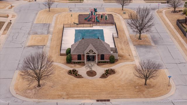 2604 W Natchez Street, Broken Arrow, OK 74011