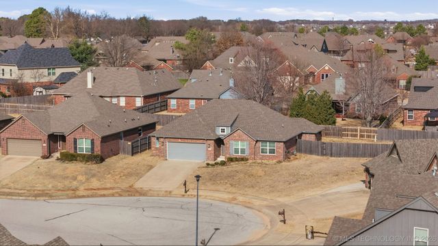 2604 W Natchez Street, Broken Arrow, OK 74011