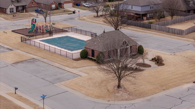 2604 W Natchez Street, Broken Arrow, OK 74011