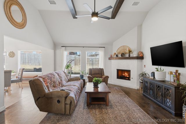 2604 W Natchez Street, Broken Arrow, OK 74011