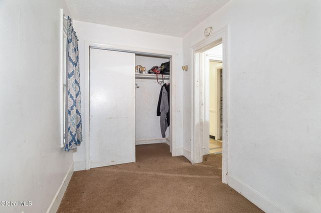 9 Jackson Place, Schenectady, NY 12308