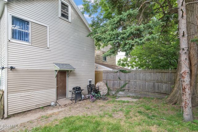 9 Jackson Place, Schenectady, NY 12308