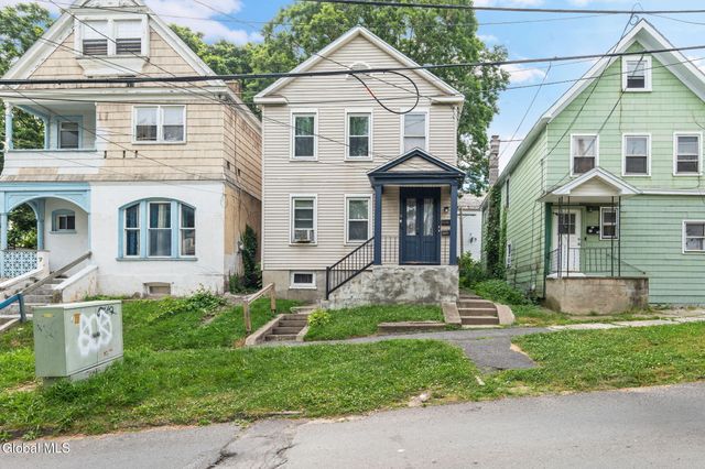 9 Jackson Place, Schenectady, NY 12308