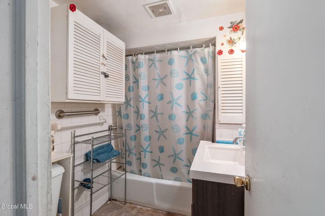 9 Jackson Place, Schenectady, NY 12308