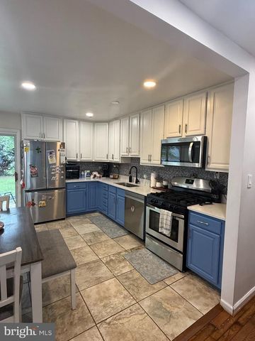 4125 GARDENSEN DR, Woodbridge, VA 22193