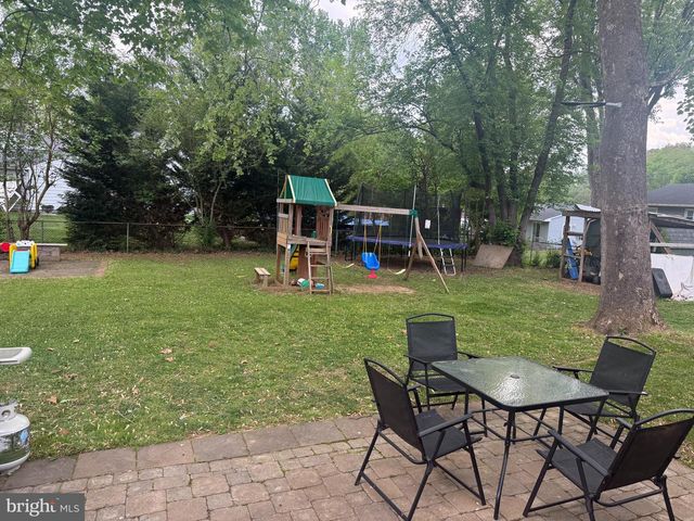 4125 GARDENSEN DR, Woodbridge, VA 22193