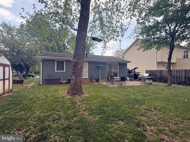 4125 GARDENSEN DR, Woodbridge, VA 22193