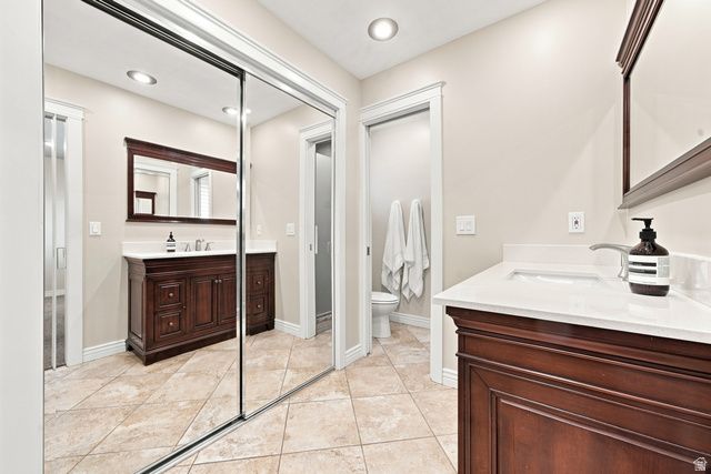 2092 E SOMERSET DR, Cottonwood Heights, UT 84121