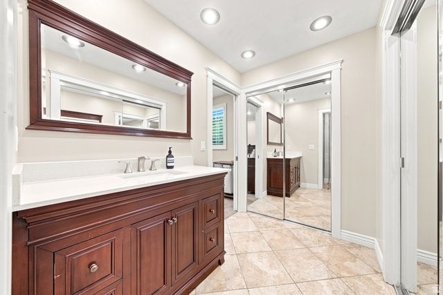 2092 E SOMERSET DR, Cottonwood Heights, UT 84121