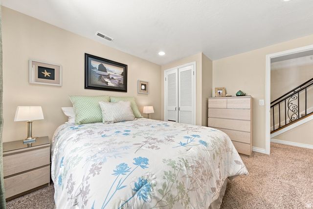 2092 E SOMERSET DR, Cottonwood Heights, UT 84121