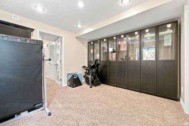 2092 E SOMERSET DR, Cottonwood Heights, UT 84121