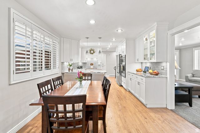 2092 E SOMERSET DR, Cottonwood Heights, UT 84121