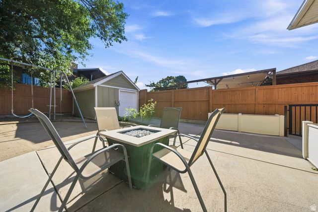 2092 E SOMERSET DR, Cottonwood Heights, UT 84121