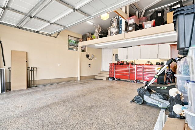 2092 E SOMERSET DR, Cottonwood Heights, UT 84121