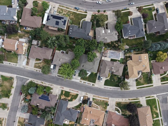 2092 E SOMERSET DR, Cottonwood Heights, UT 84121