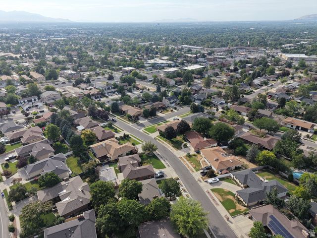 2092 E SOMERSET DR, Cottonwood Heights, UT 84121