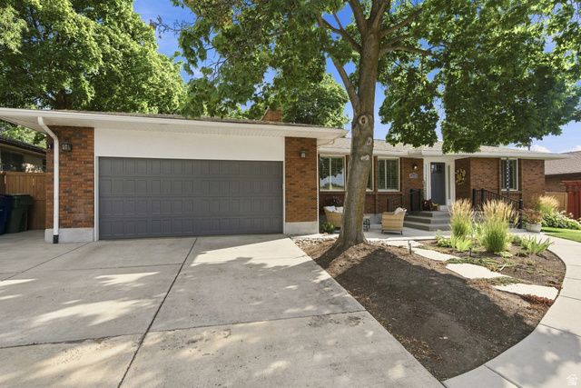 2092 E SOMERSET DR, Cottonwood Heights, UT 84121