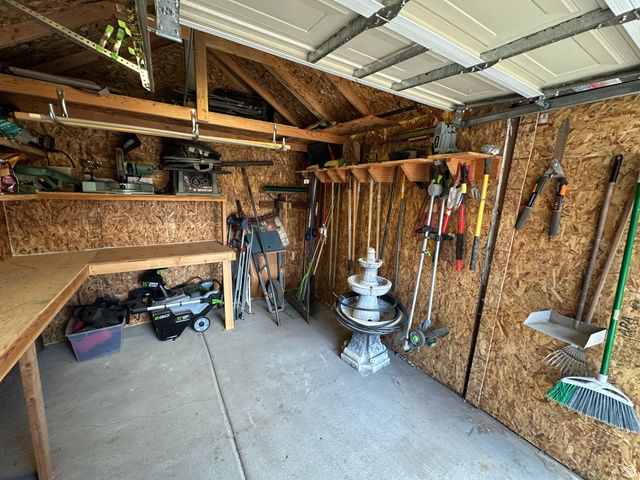 2092 E SOMERSET DR, Cottonwood Heights, UT 84121