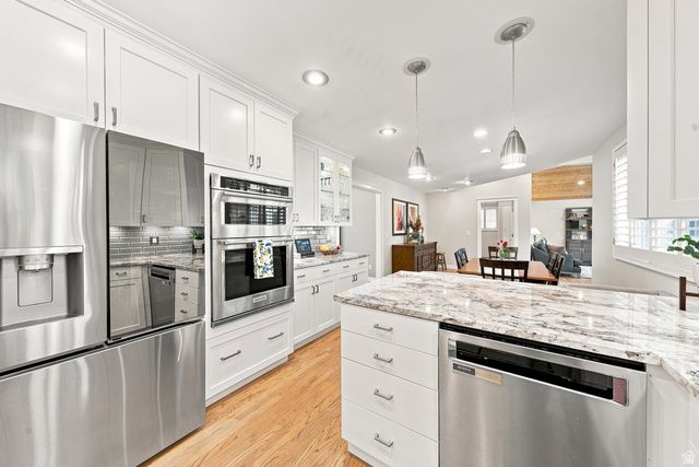2092 E SOMERSET DR, Cottonwood Heights, UT 84121