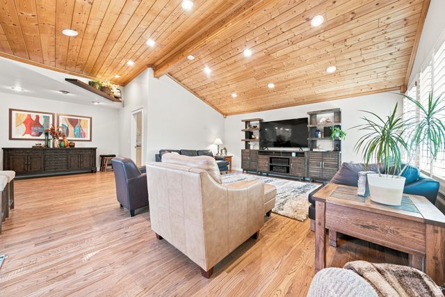 2092 E SOMERSET DR, Cottonwood Heights, UT 84121
