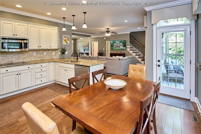 1396 Bedford Road, Charleston, WV 25314