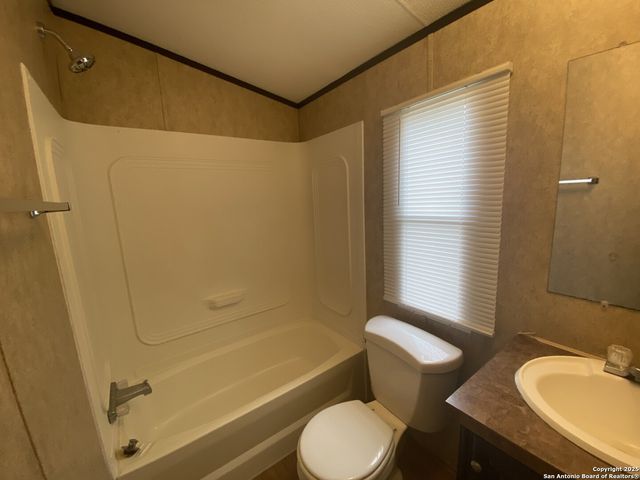 1215 Southway, Pleasanton, TX 78064