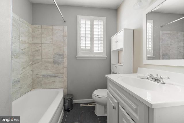 8 ADAMS AVE, Mount Ephraim, NJ 08059