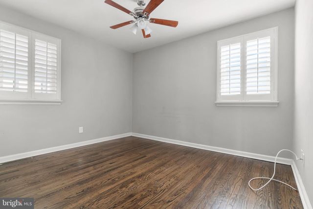 8 ADAMS AVE, Mount Ephraim, NJ 08059