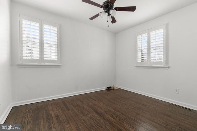 8 ADAMS AVE, Mount Ephraim, NJ 08059